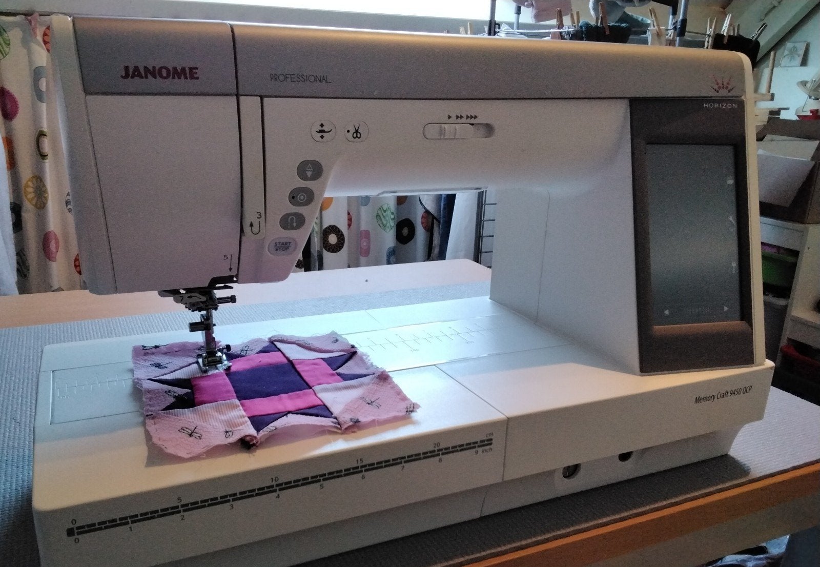Janome Memory Craft 9450 QCP Naaimachine - Zo goed als nieuw, Ophalen, Zo goed als nieuw, Naaimachine, Janome