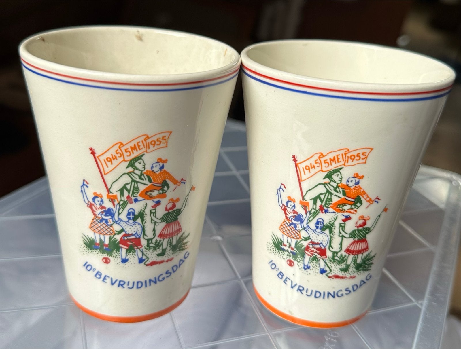 Set van 2 Bevrijdingsbekers 1945-1955 - 10e Bevrijdingsdag, Ophalen of Verzenden