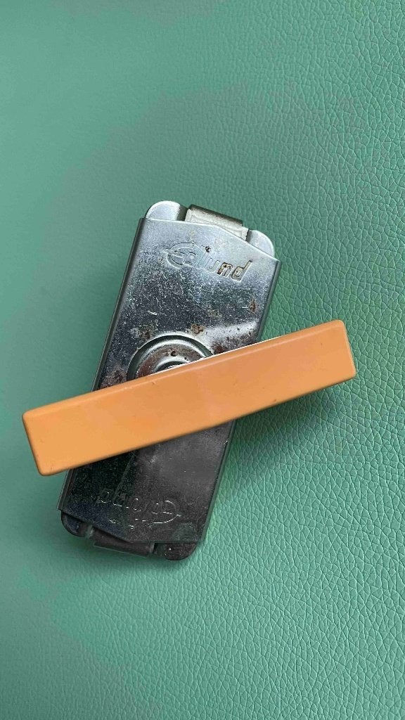 EDLUND Vintage 'Top Off'- opener voor schroefdoppen, Ophalen of Verzenden, Metaal, Overige merken, Oranje
