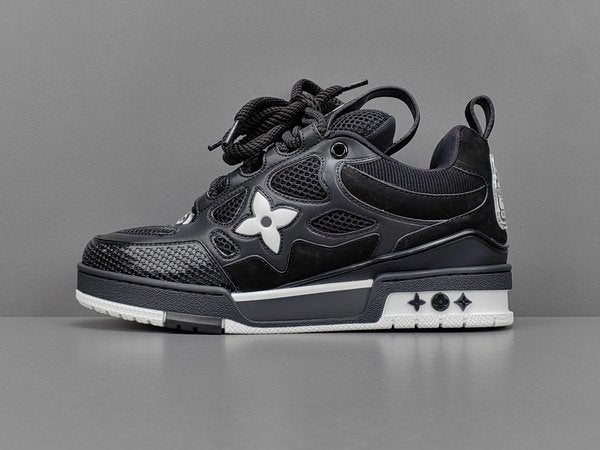 Louis Vuitton LV Arch Light Sneakers Zwart Maat 42.43, Ophalen of Verzenden, Zo goed als nieuw, Zwart, Sneakers of Gympen