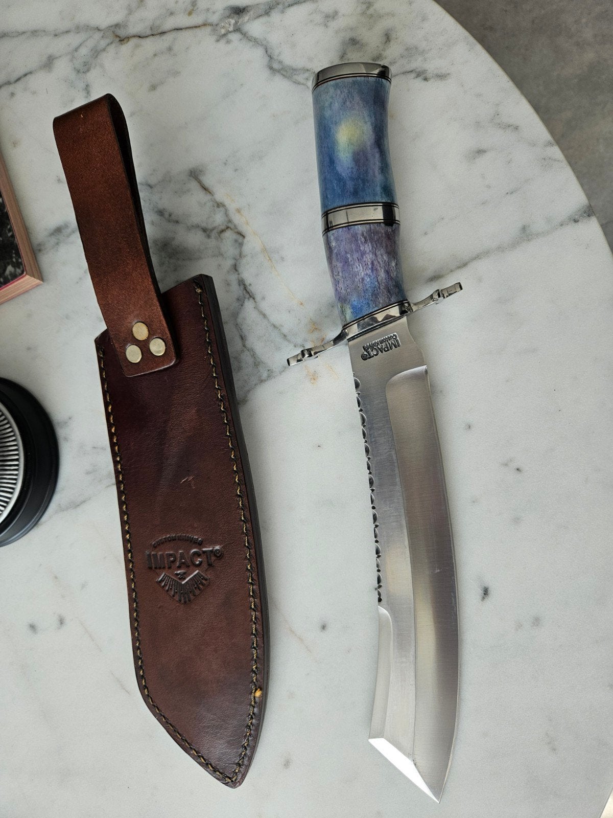 Impact Custom Knives Bowie mes met leren schede, Verzamelen, Ophalen of Verzenden, Zo goed als nieuw