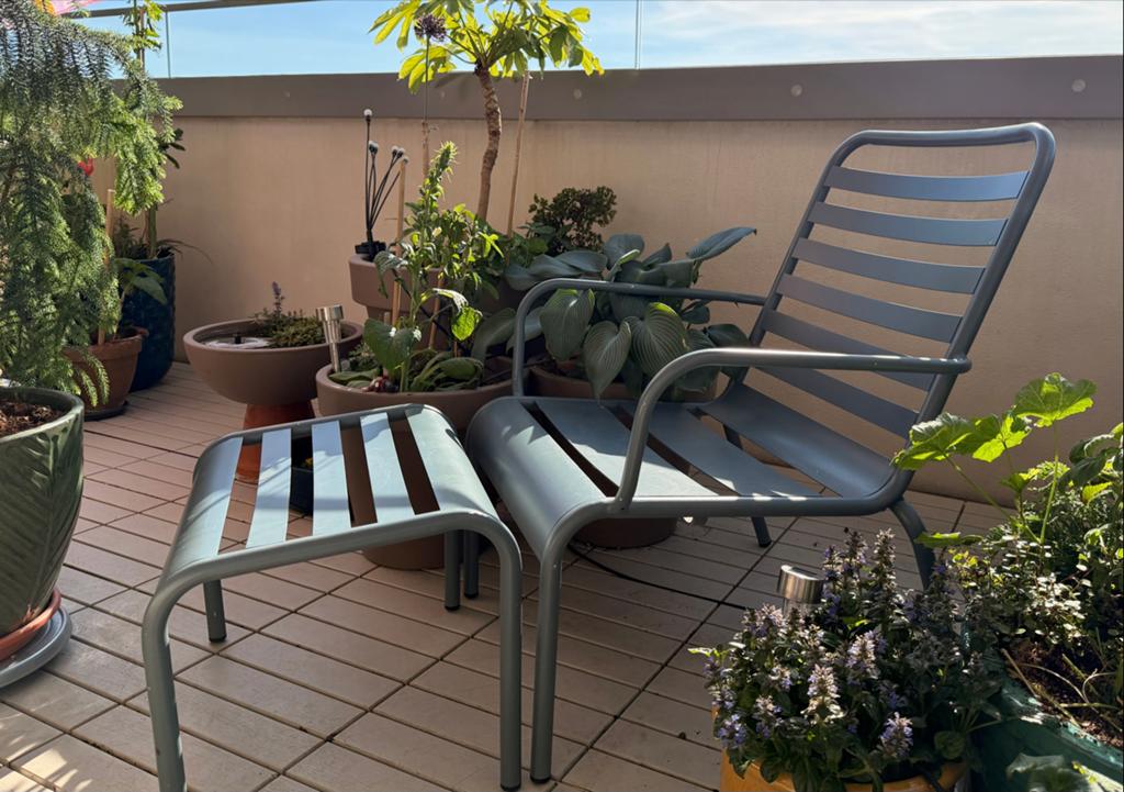 Sissy Boy Ligstoel Metaal Grijsblauw met Voetenbankje, Tuin en Terras, Ophalen, Gebruikt, Aluminium