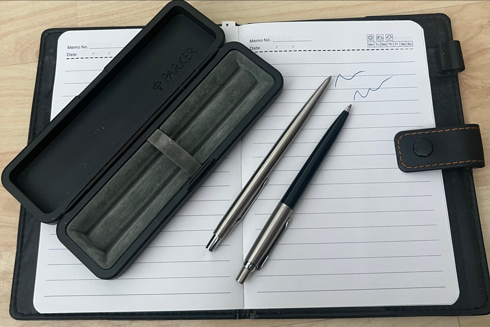 Parker Pennenset: 2 x Balpenmet Doosje, Pennenset, Parker, Met doosje, Ophalen of Verzenden