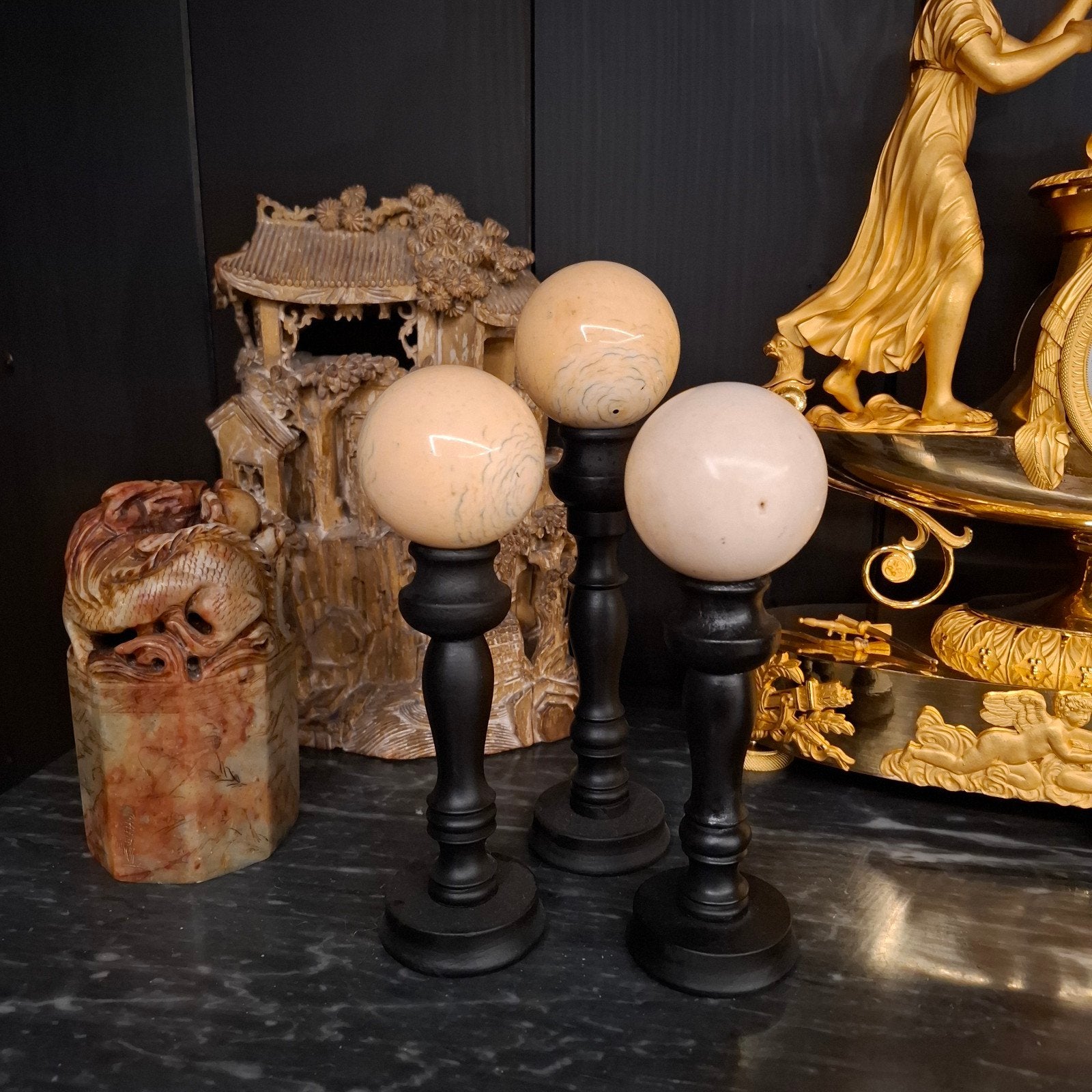 antieke biljart ballen, Ophalen