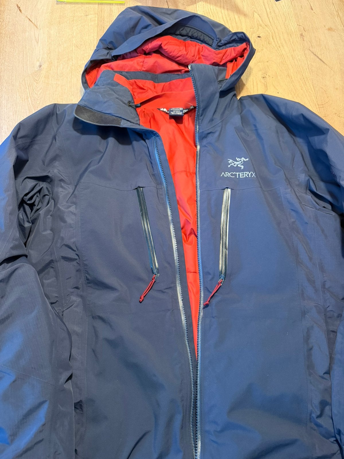Hele mooie Arc’teryx Fission SV jas - goretex, Ophalen, Zo goed als nieuw, Maat 48/50 (M), Zwart