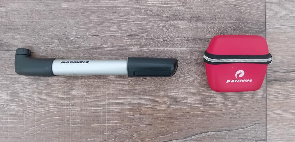 Batavus Fiets Pomp met Opbergtasje voor Batavus display, Fietsen en Brommers, Fietsaccessoires | Fietspompen, Ophalen of Verzenden
