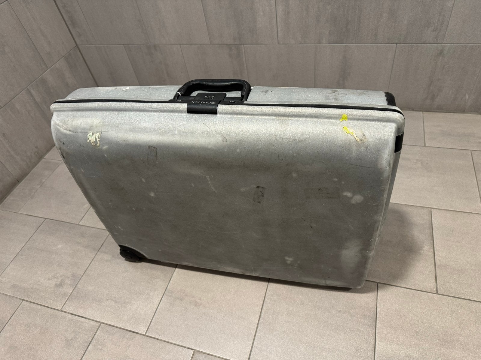 Carlton Koffer met 2 wielen en cijferslot, Wieltjes, Gebruikt, 20 tot 30 cm, Ophalen of Verzenden