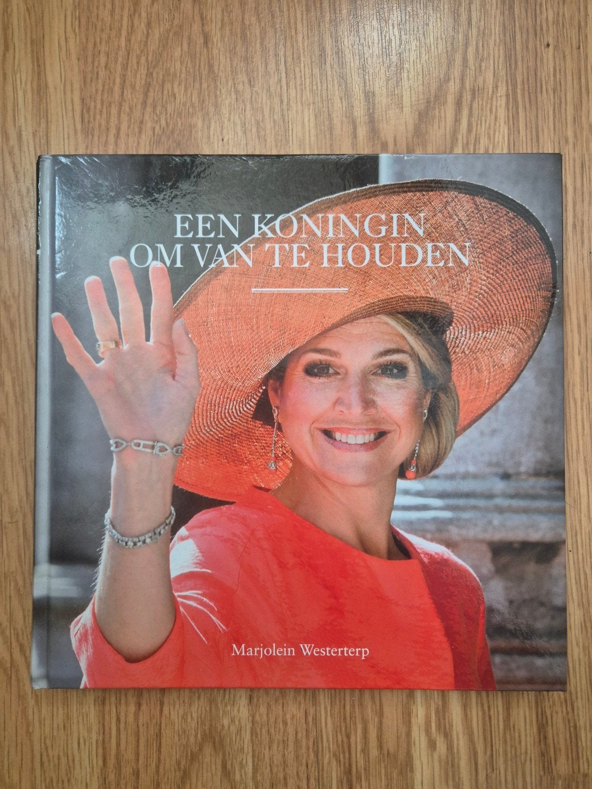 Een Koningin om van te houden - Marjolein Westerterp, Ophalen of Verzenden, Zo goed als nieuw, Marjolein Westerterp, Overige