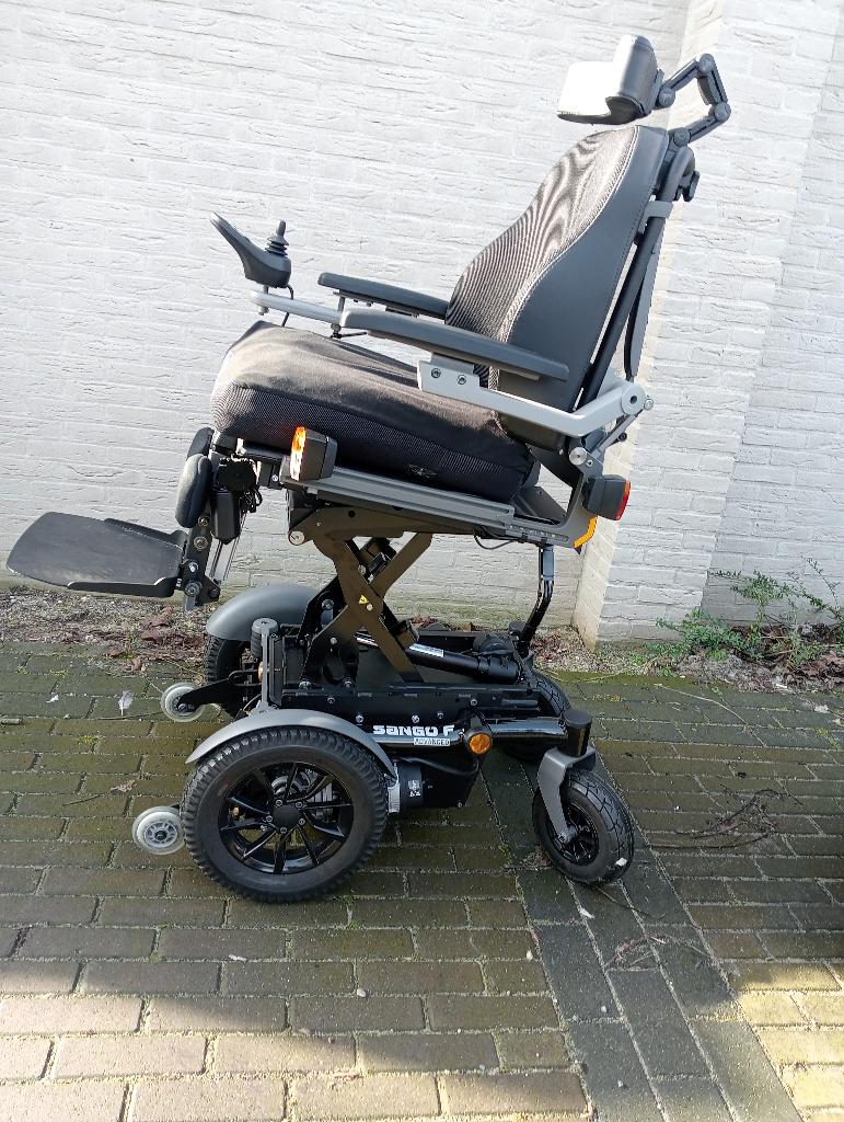 Sango advance rolstoel met lift bj23, Diversen, Rolstoelen, Zo goed als nieuw, Elektrische rolstoel, Ophalen of Verzenden