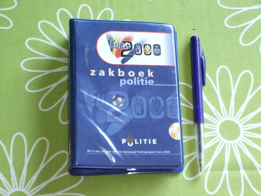 Politie zakboek Europacup 2000, Ophalen of Verzenden, Zo goed als nieuw
