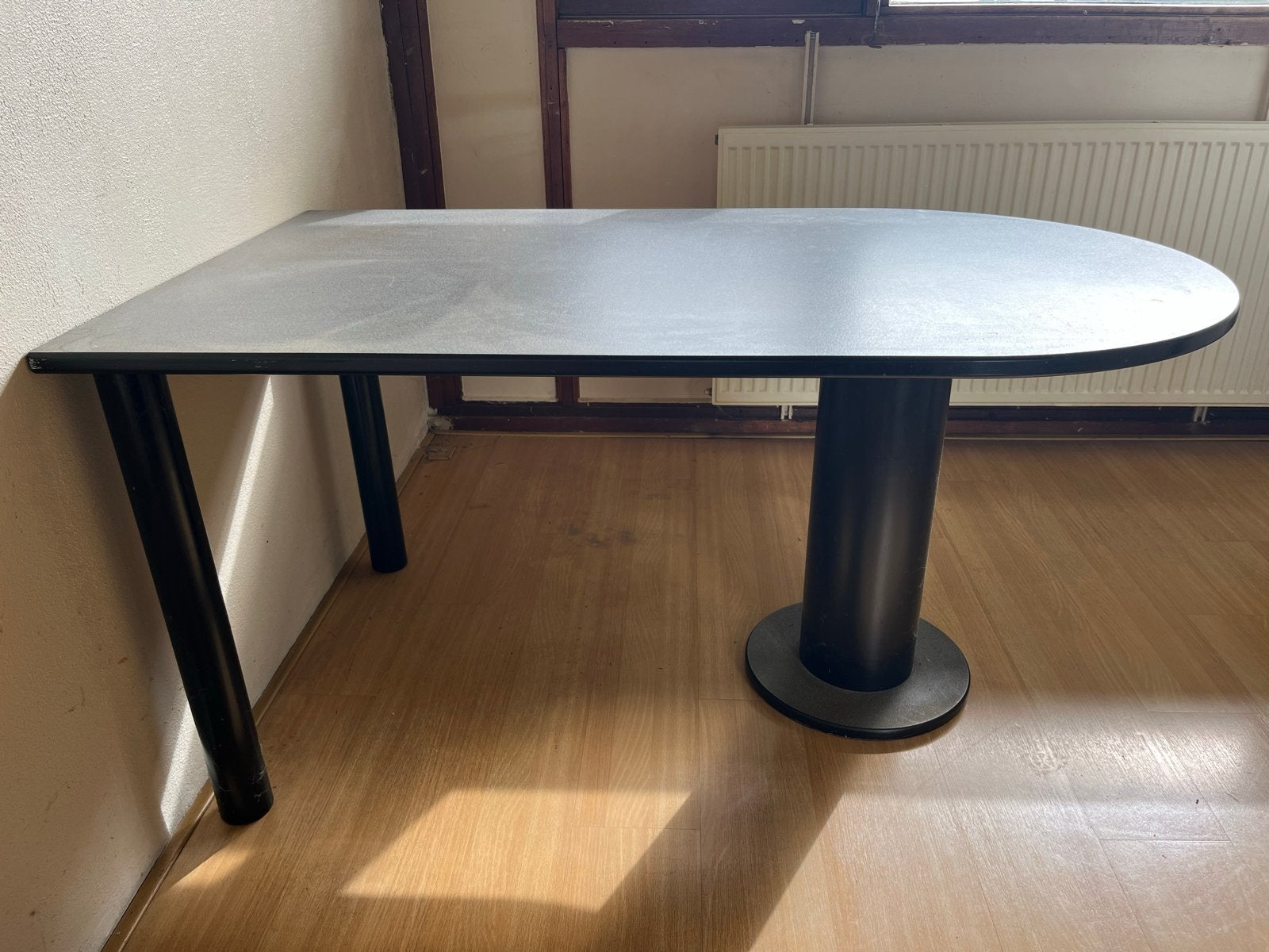Moderne Keukentafel - Compact en Stijlvol, Ophalen, 50 tot 100 cm, 150 tot 200 cm, Overige vormen