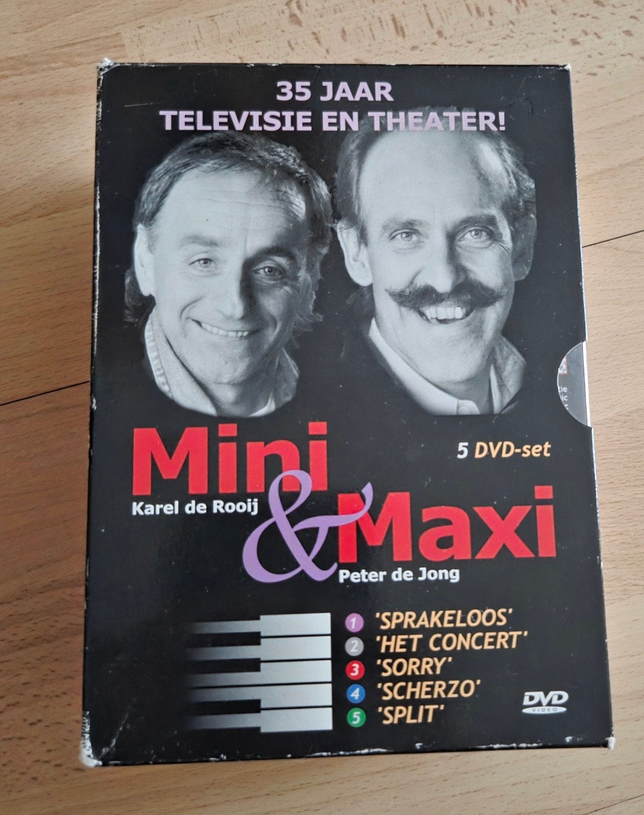 Mini & Maxi - 35 Jaar Televisie en Theater (5 dvd's), Alle leeftijden, Ophalen of Verzenden, Zo goed als nieuw, Stand-up of Theatershow