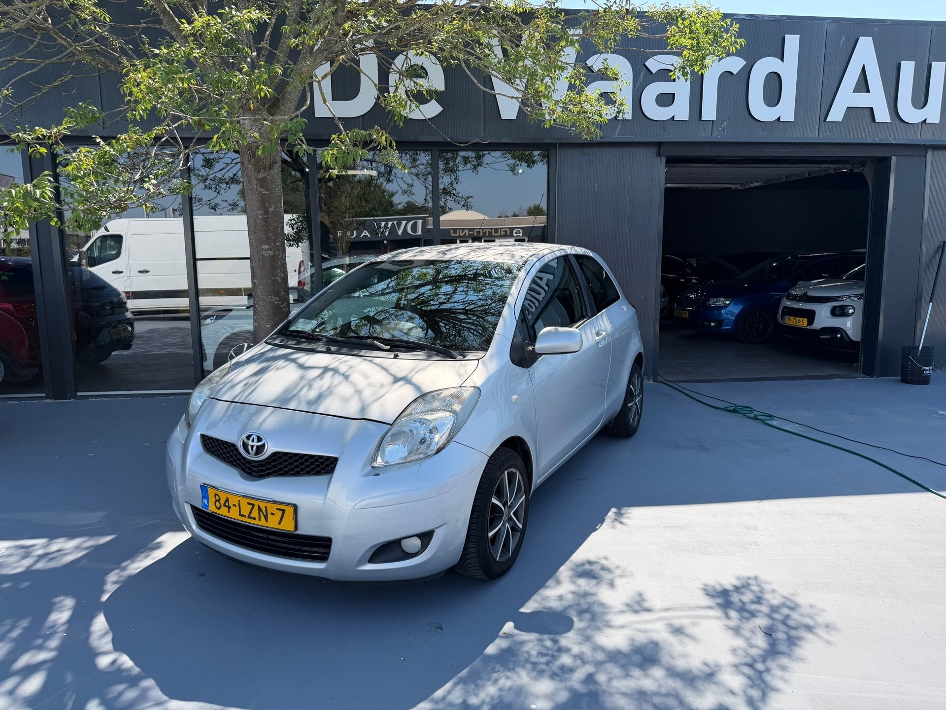 Toyota Yaris 1.3 VVTi Aspiration/ NAP/ LM velgen/6 maanden g, Auto's, Voorwielaandrijving, 4 cilinders, Bedrijf, Handgeschakeld