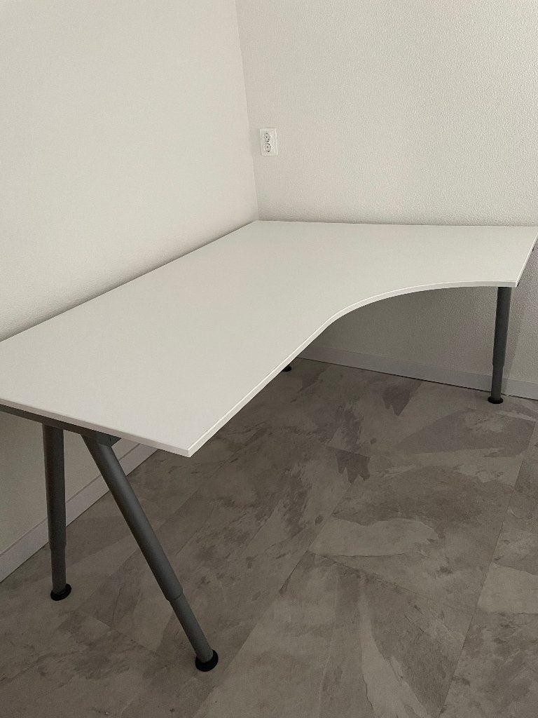 Hoek bureau  van Ikea, Demontabel, Gebruikt, 120 cm, Spaanplaat of MDF