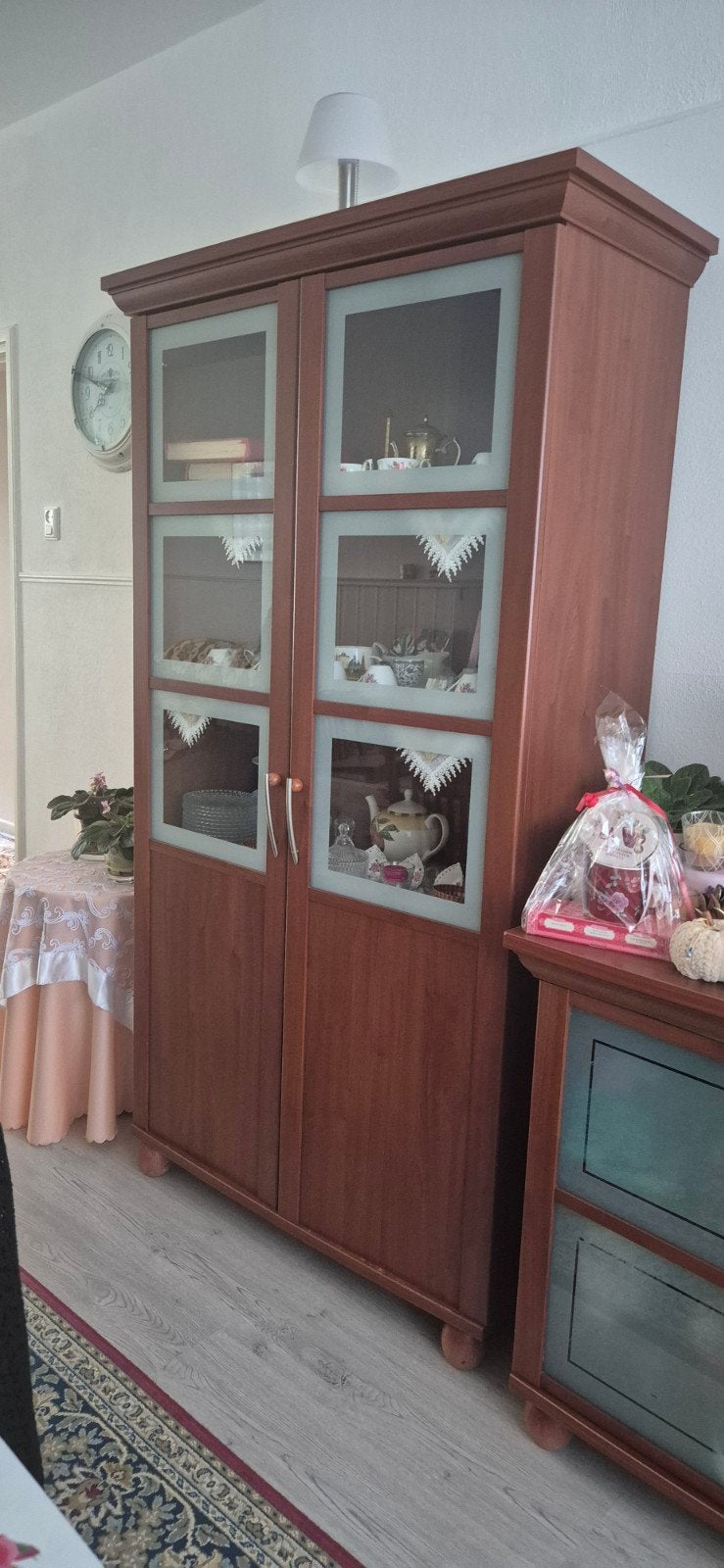 Tafel, 6 stoelen, vitrinekast, dressoir, Huis en Inrichting, Ophalen, 100 tot 150 cm, Glas, Klassiek