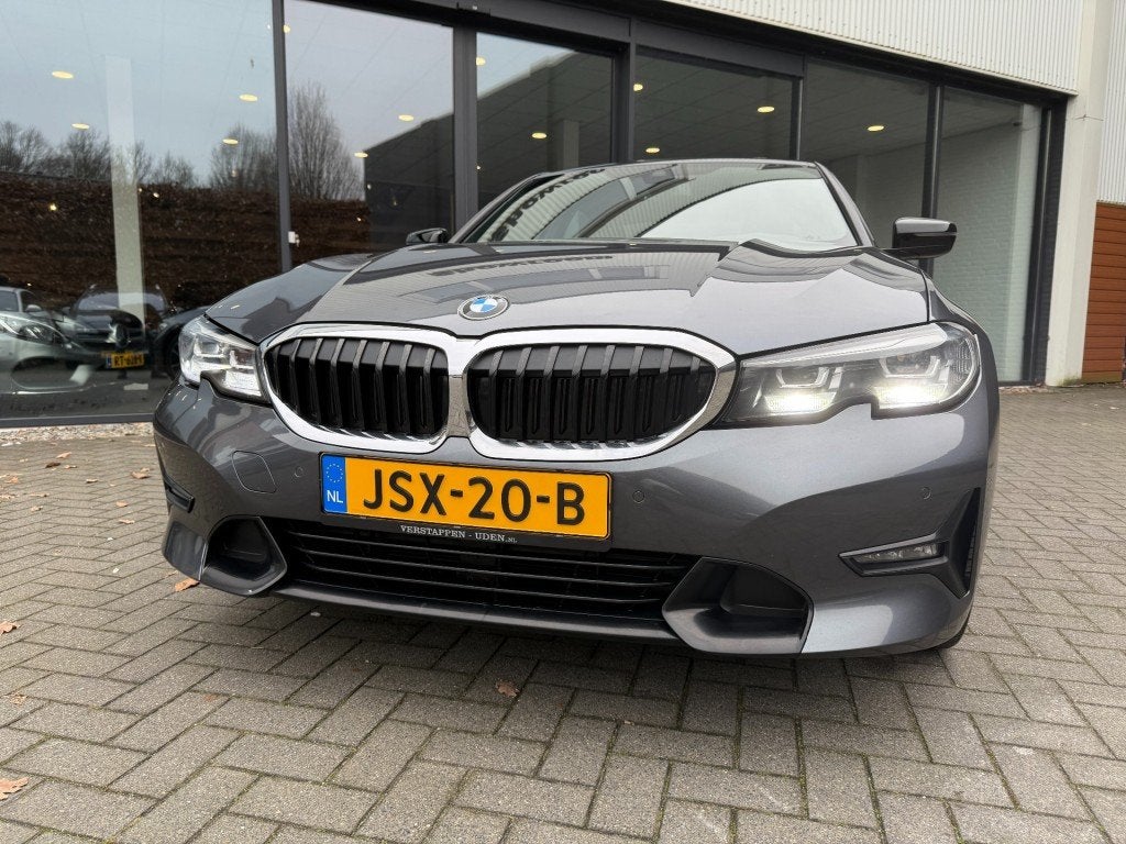 BMW 3 Serie 320i Sportline,Leer,LED,Stoelverw,CarplayDealer, Automaat, 1998 cc, Gebruikt, 4 cilinders
