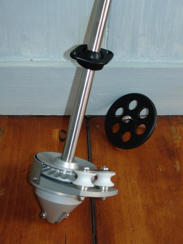 VARION fokroller, boven- of onderdeks toepasbaar, 6 meter of meer, Witherenstraat 2a 8701 JJ Bolsward, Mail@varionvaarplezier.nl