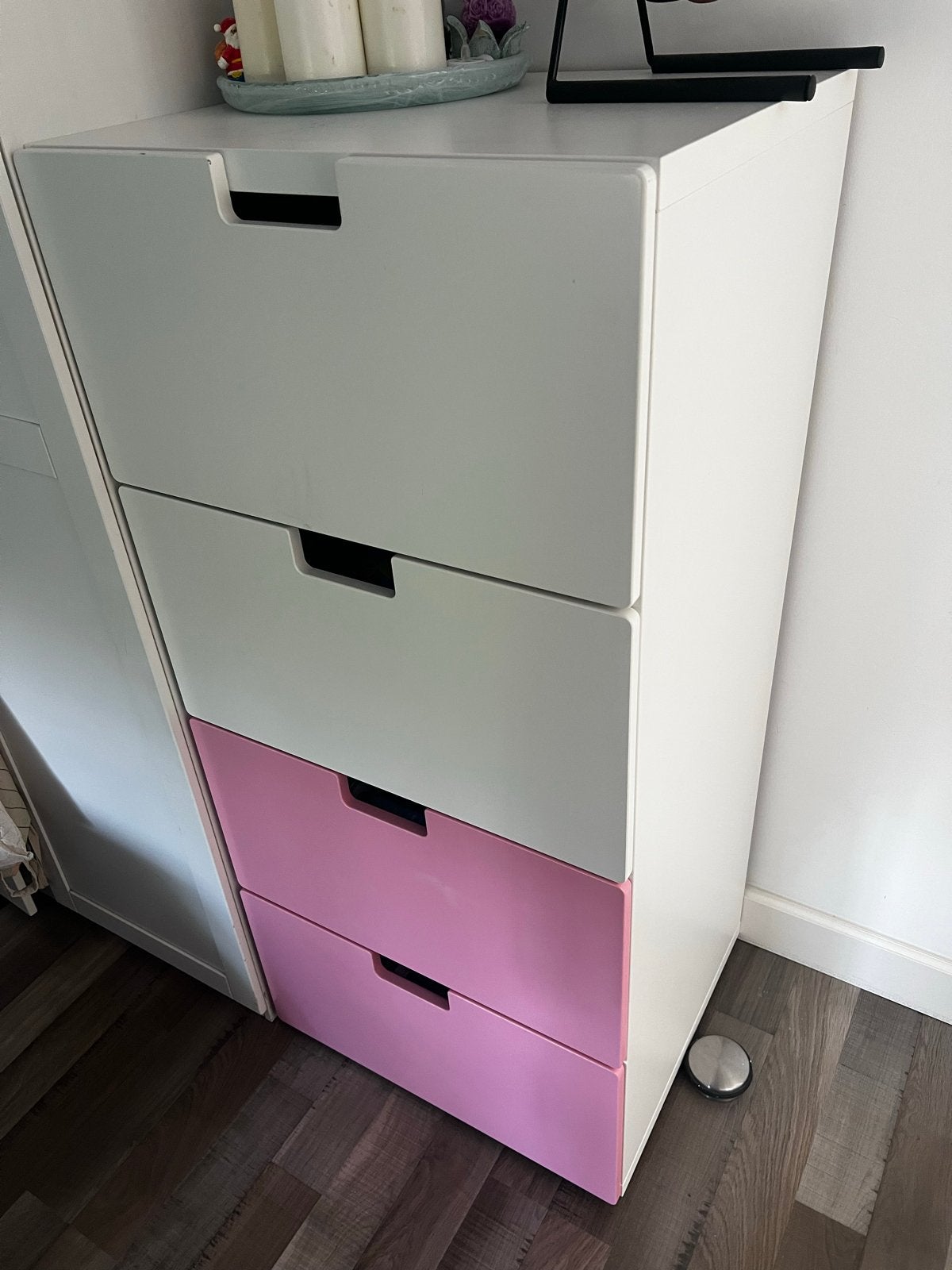 Ikea Stuva Ladekast met 4 laden - wit en roze, Ophalen, Gebruikt, 100 tot 150 cm, 3 of 4 laden