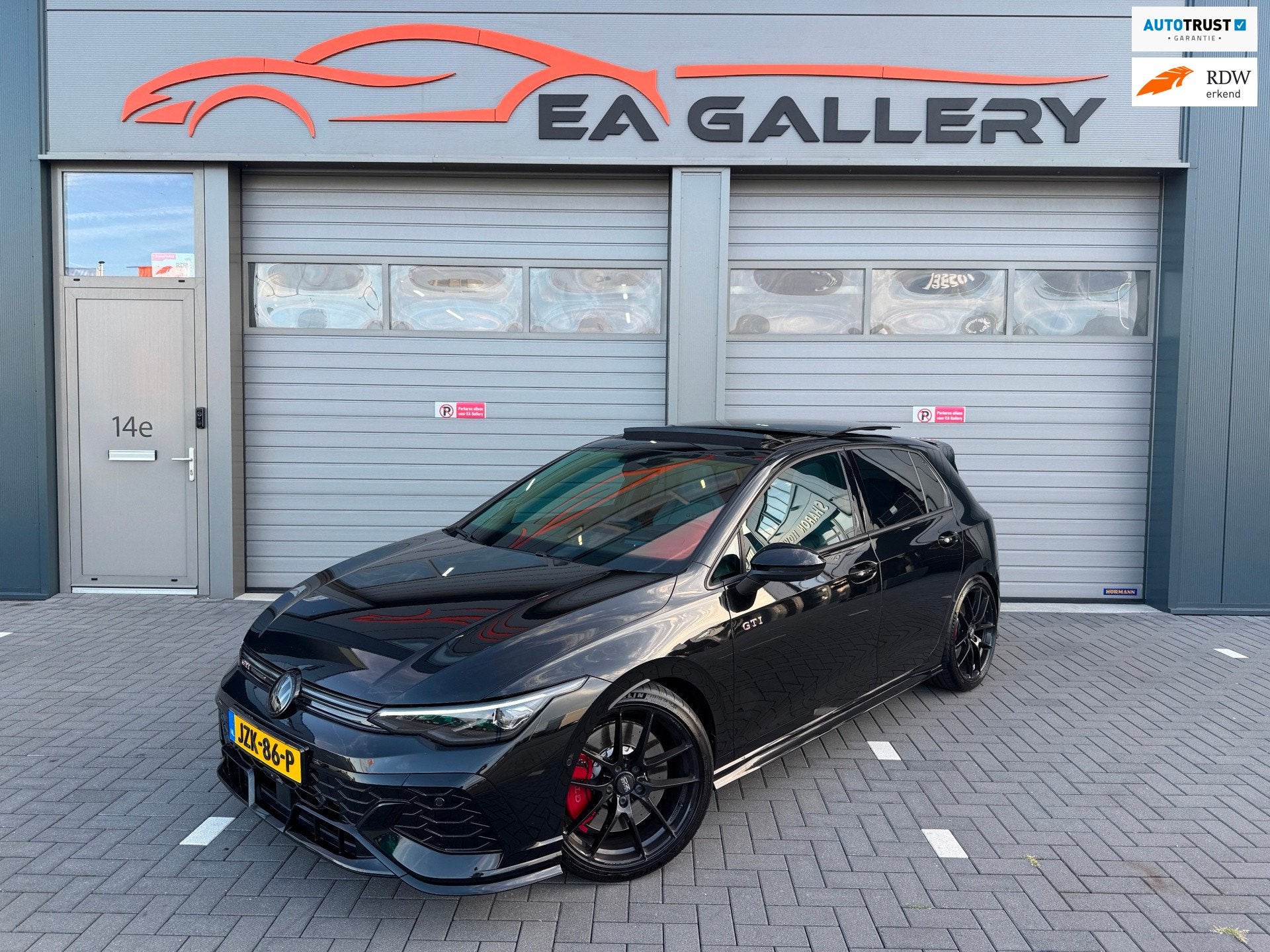 Volkswagen GOLF 2.0 TSI GTI CLUBSPORT|PANO|AKRA|LEDER|HuD|IQ, Dealer onderhouden, Euro 6, 4 cilinders, 1984 cc