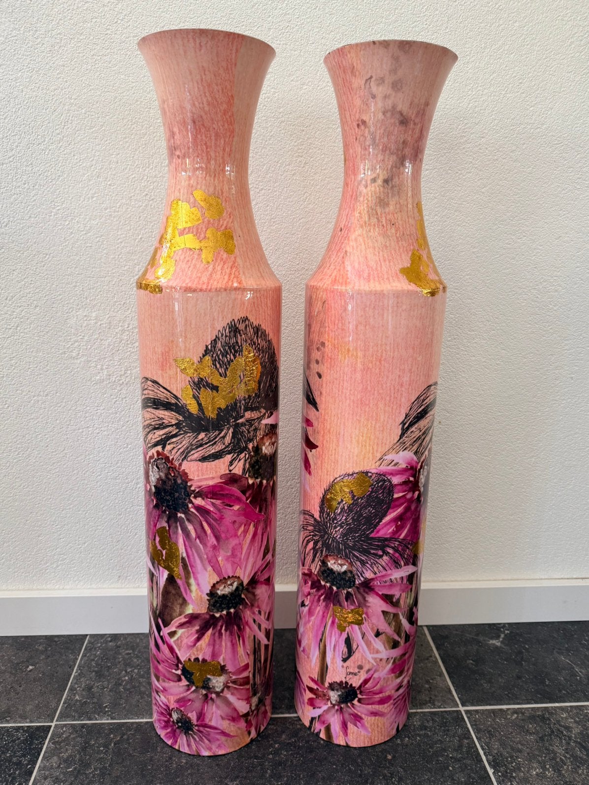 DESIGNED BY LAMMIE Fles Polly Metaal roze Ø 14 cm H 90 cm, Ophalen of Verzenden, Roze, Metaal, 90 cm