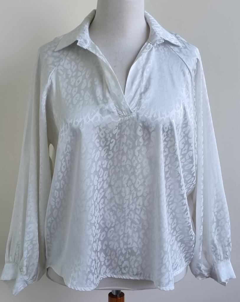 New Collection witte blouse met dieren print mt. L/XL, Wit, Maat 46/48 (XL) of groter, Ophalen of Verzenden, Zo goed als nieuw