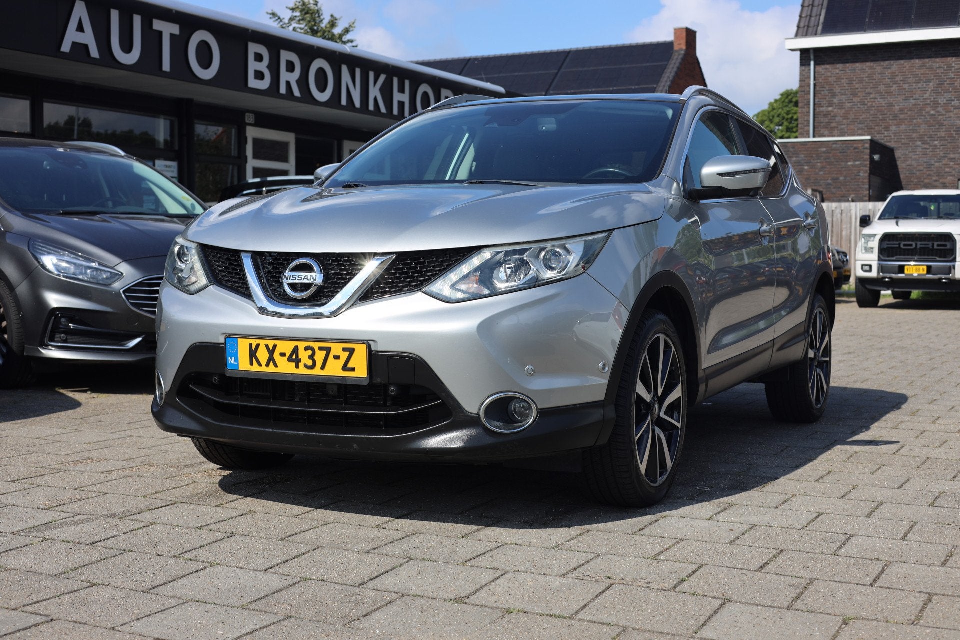 Nissan QASHQAI 1.2 TEKNA | AUT | NAVI | PANO | CAMERA | LEDE, Auto's, Automatische klimaatregeling, Gebruikt, 4 cilinders, 116 pk