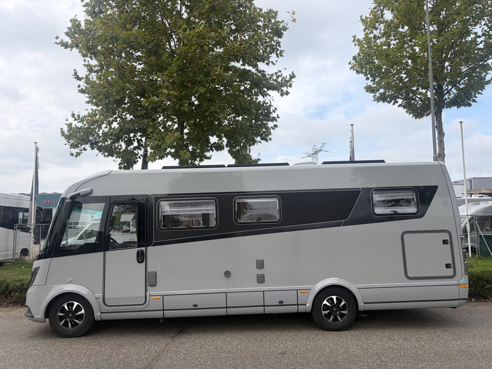 NIESMANN BISCHOFF ARTO 77E 180pk Aut Airco Omvormer Geen hef, Niesmann+Bischoff, Galliersweg 39
5349AT  OSS, NL, 7 tot 8 meter