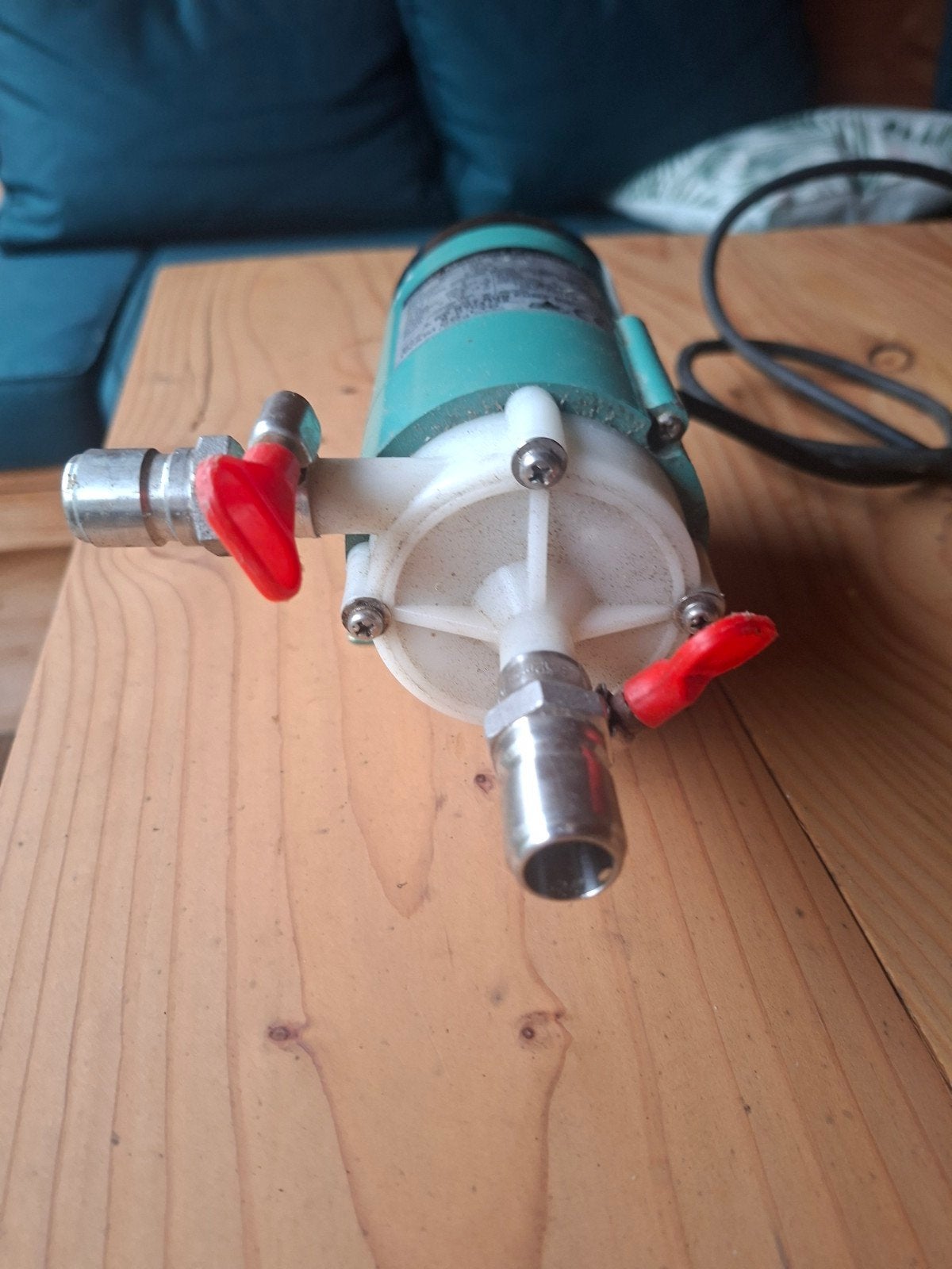 Iwaki Magneetpomp MD-15R-220NL met snelkoppelingen, Ophalen of Verzenden
