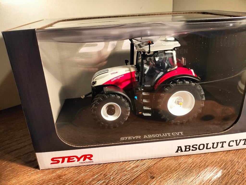 Te koop UH Steyr Profi 6280 Absolut CVT., Hobby en Vrije tijd, Ophalen of Verzenden, Nieuw, Tractor of Landbouw, Universal Hobbies