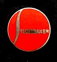 Studebaker speld- rood emaille, Verzenden, Nieuw, Transport, Speldje of Pin