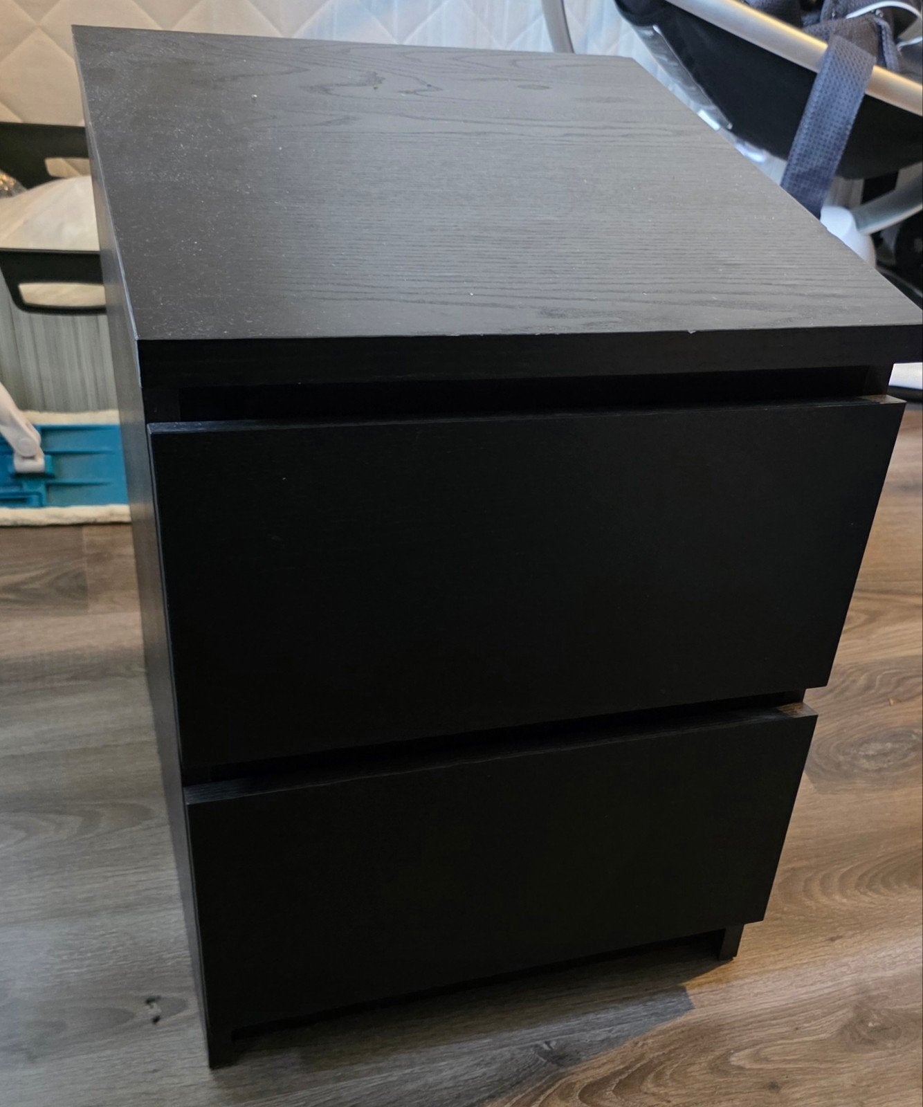 Zwart IKEA nachtkastje met 2 lades, Huis en Inrichting, Gebruikt, Minder dan 45 cm, Hout, 55 tot 70 cm