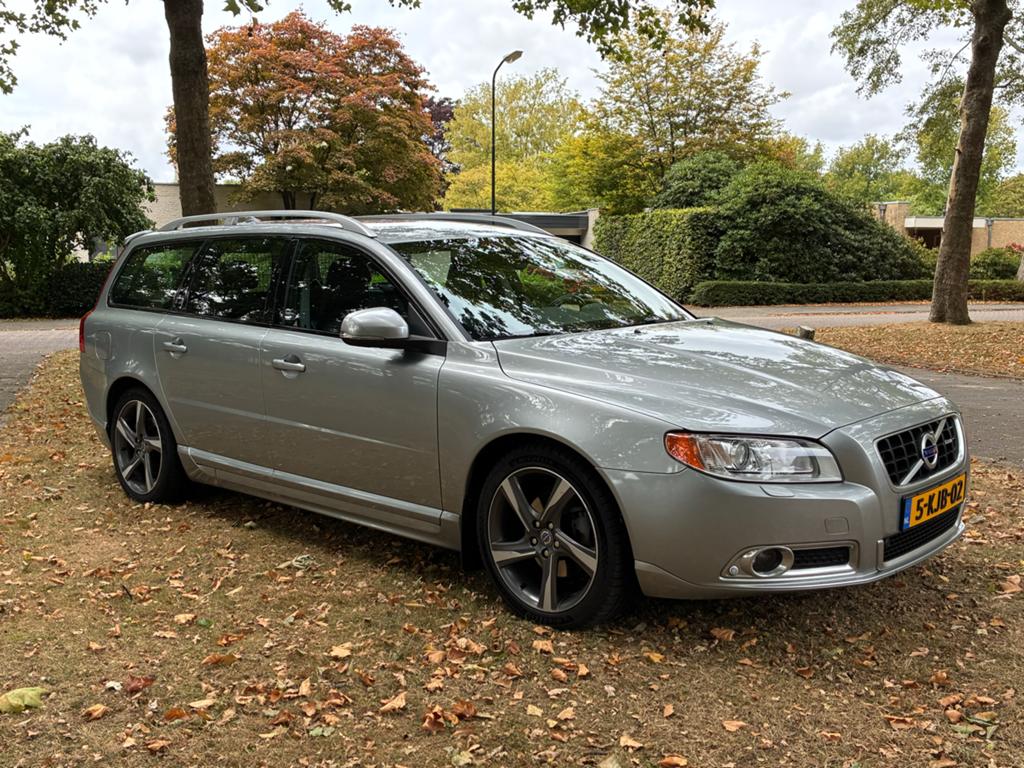 Volvo V70 R-Design T4 Aut. ORG NL oa Trekhaak,leer, Xenon, Auto's, 1596 cc, 1503 kg, Zwart, 4 cilinders