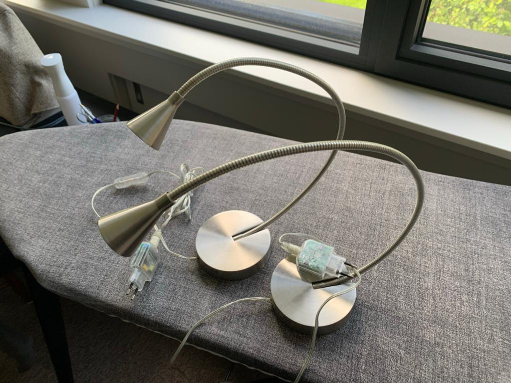 Set van 2 IKEA bureaulampen - buigbaar, Huis en Inrichting, Ophalen of Verzenden, Gebruikt, Metaal