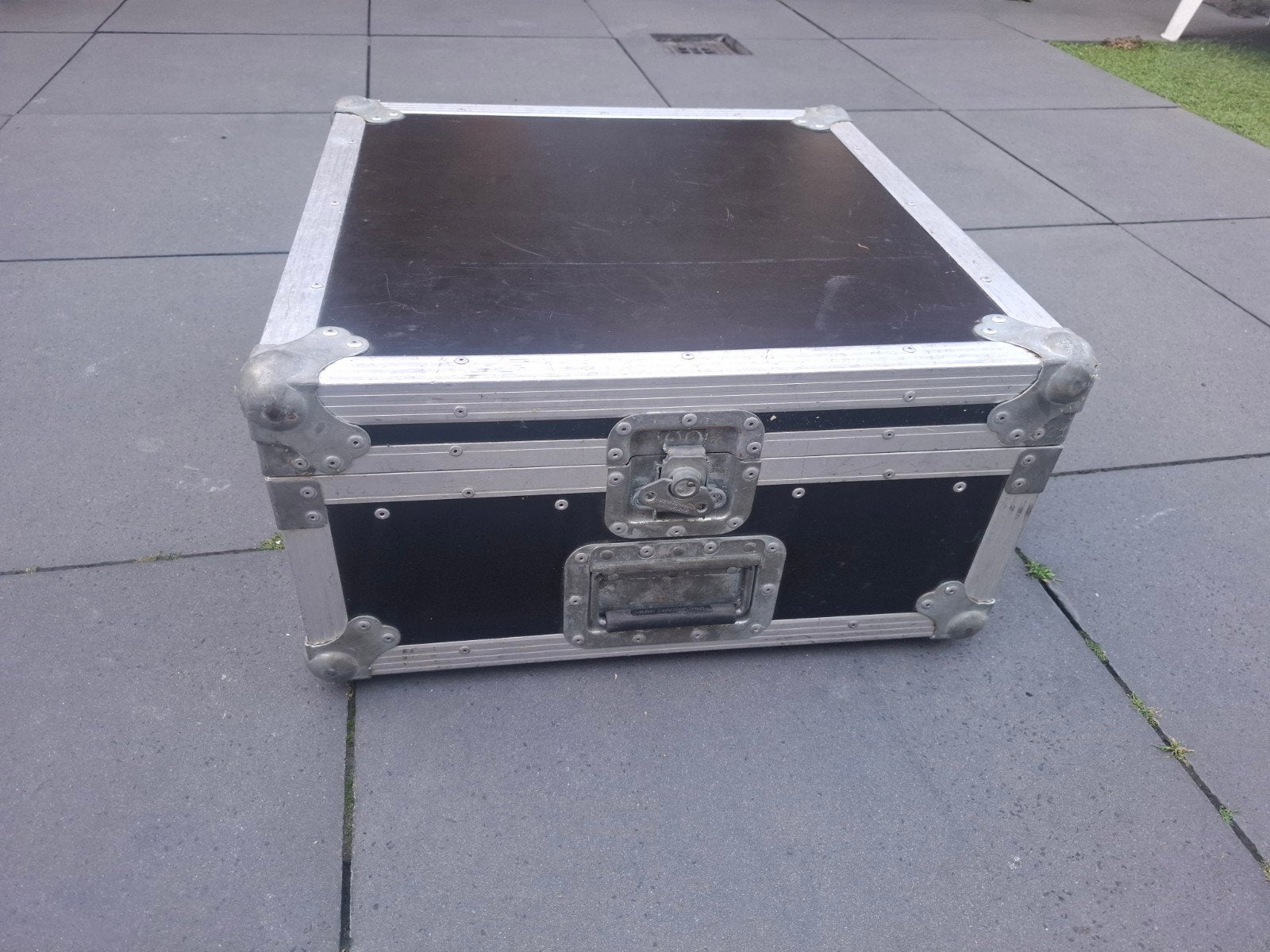 oude muziekcomputer touch screen inclusief flightcase, Ophalen of Verzenden, Gebruikt, Overige instrumenten, Flightcase