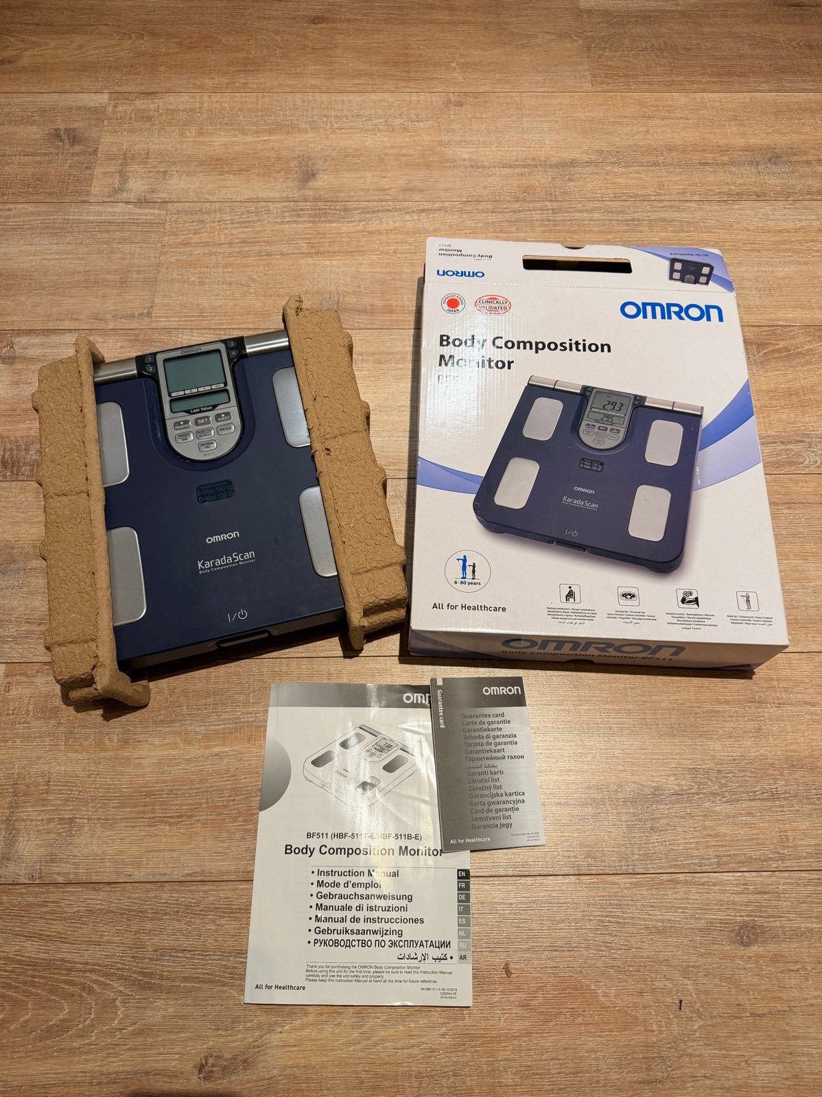 Omron BF511 KaradaScan Personenweegschaal met Lichaamsanalys, Ophalen, 1 tot 500 gram, 100 kg of meer, Personenweegschaal