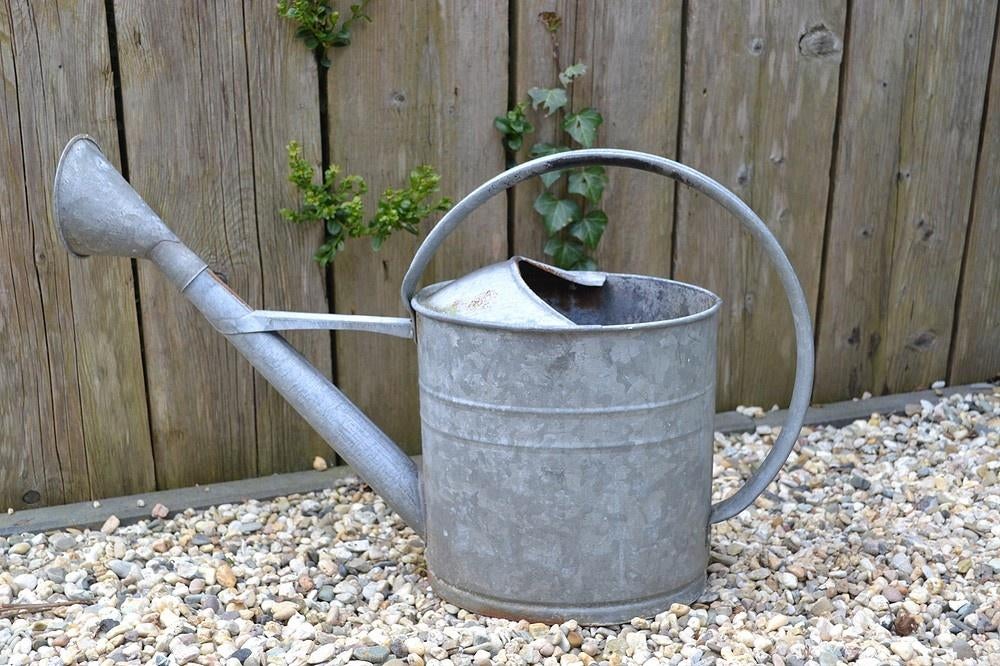 Oude zinken gieters BLOSSOM BROCANTE, Tuin en Terras, Gieters, Ophalen of Verzenden, Gebruikt, Metaal