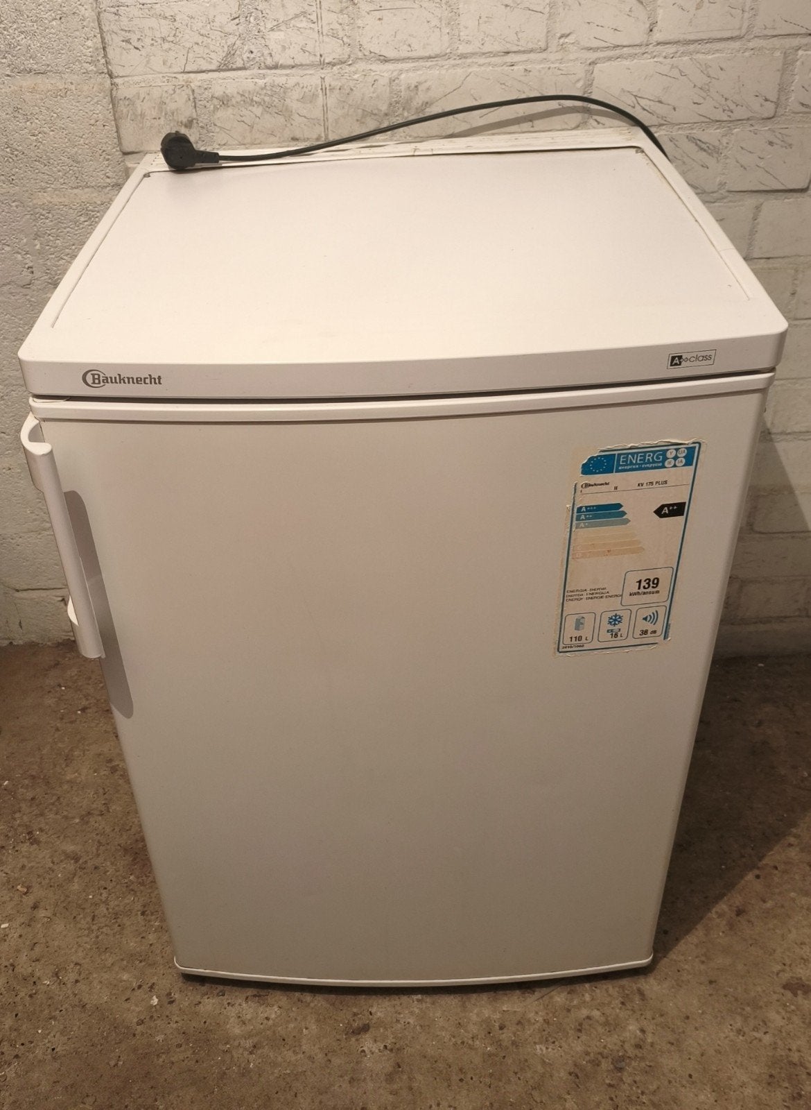tafelmodel koelkast in nette staat werkt super met vriesvak., Witgoed en Apparatuur, Gebruikt, 100 tot 150 liter, Energieklasse A of zuiniger