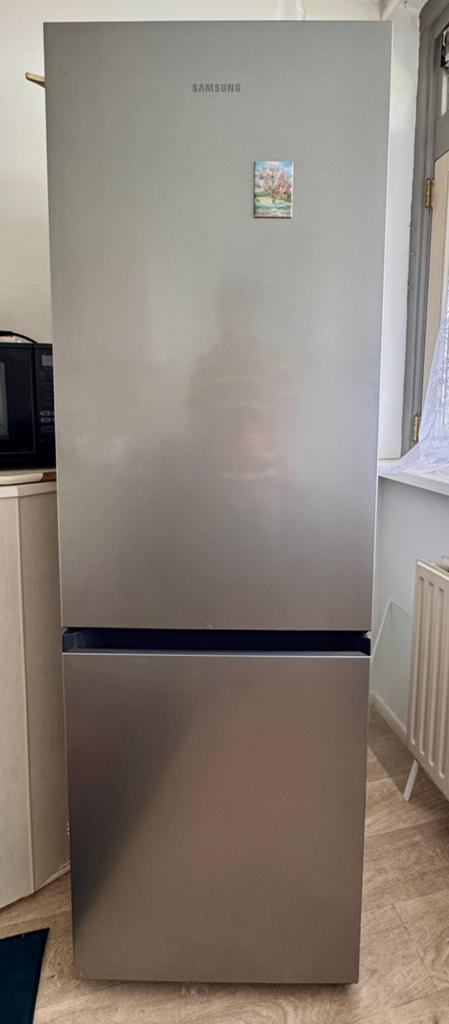 Samsung koel-vriescombinatie RB34T602DSA, 200 liter of meer, Met aparte vriezer, Zo goed als nieuw, 160 cm of meer
