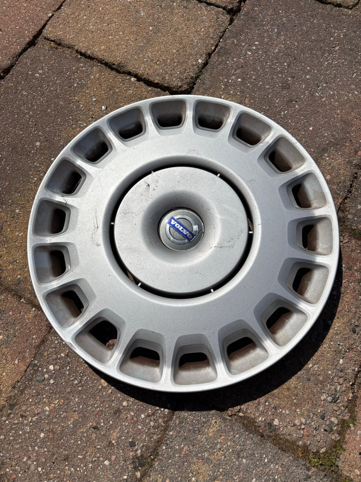 Set van 4 Volvo wieldoppen - Gebruikt, Ophalen, Gebruikt