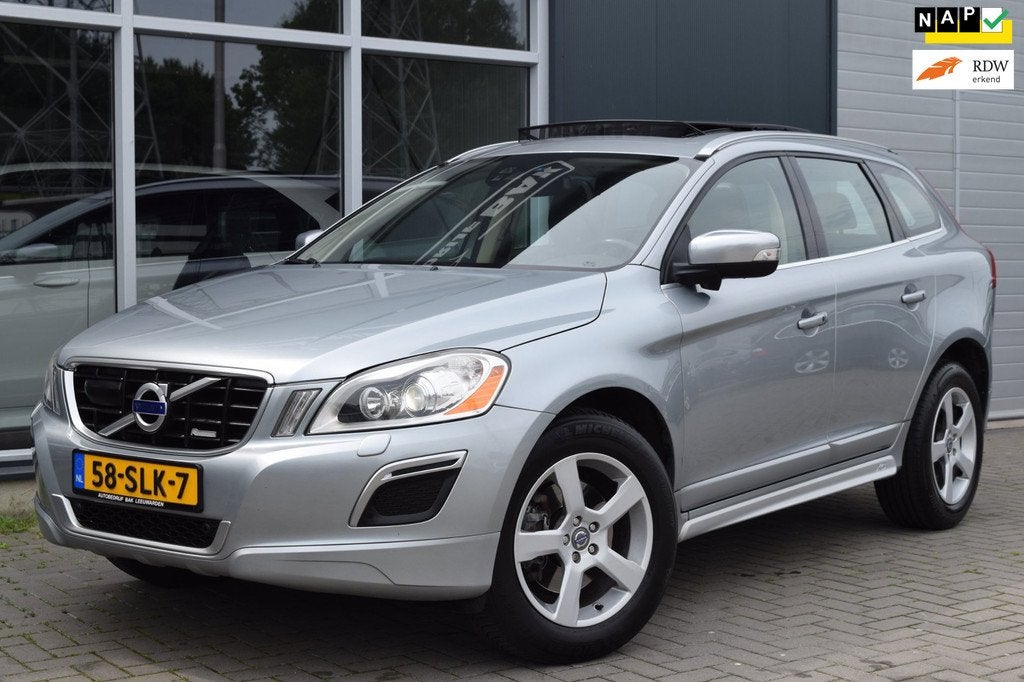 Volvo XC60 2.0 T5 R-Design | Vol Optie ! | NAP + APK 6-2027, Auto's, Volvo, Euro 5, Zwart, 4 cilinders, Bedrijf