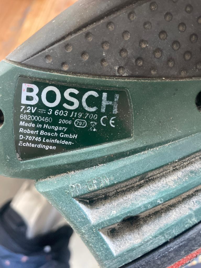Bosch PRIO Accu Multischuurmachine met Lader, Ophalen of Verzenden, Gebruikt, Minder dan 600 watt, Overige typen