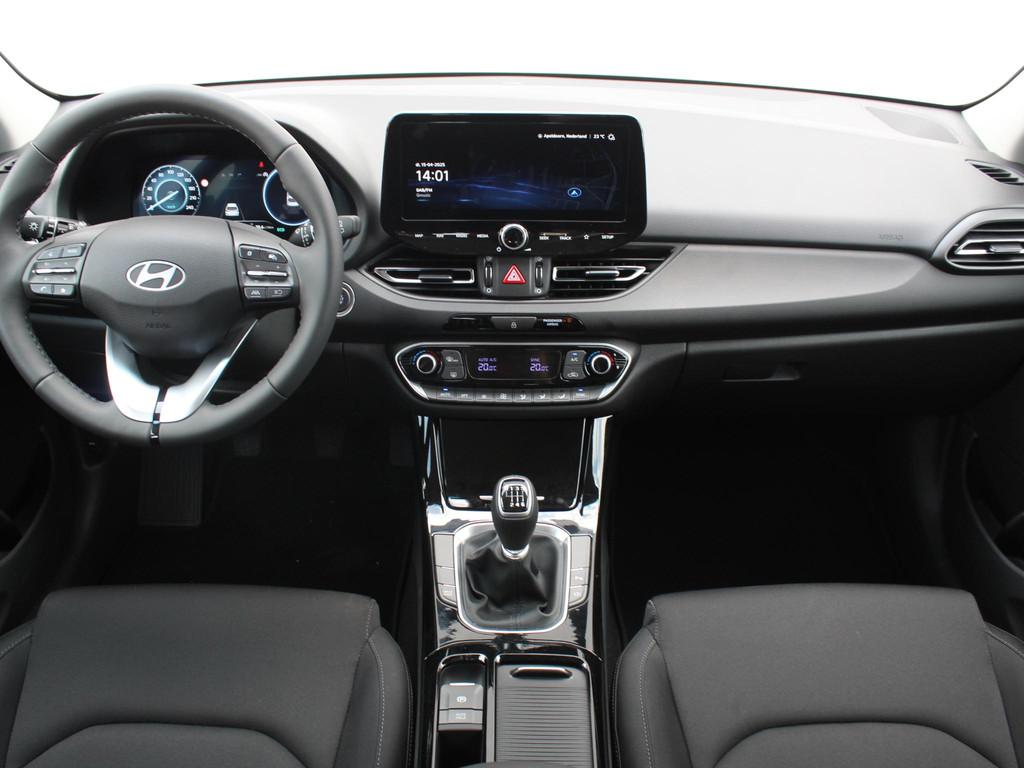 Hyundai i30 Wagon 1.0 T-GDi MHEV Comfort / Navigatie + Andro, Voorwielaandrijving, 1246 kg, Parkeersensor, Wit
