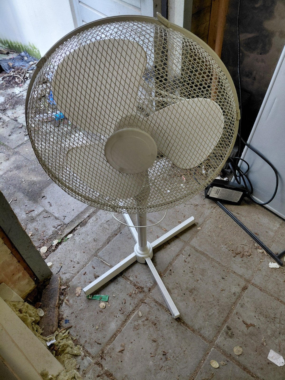 Witte Statiefventilator - Gebruikt maar functioneel, Ophalen, Gebruikt, Statiefventilator