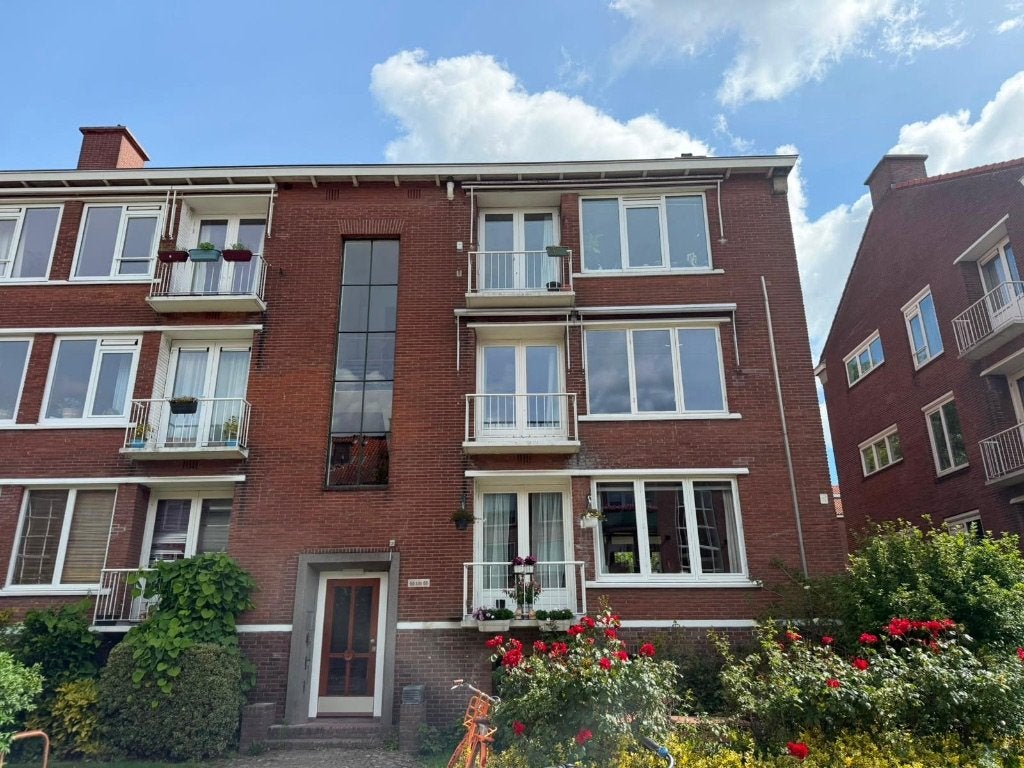 Licht 2-kamerappartement met balkon in mooie Professorenwijk, Huizen en Kamers, Huizen te koop, Tot 200 m², Appartement, 2 kamers