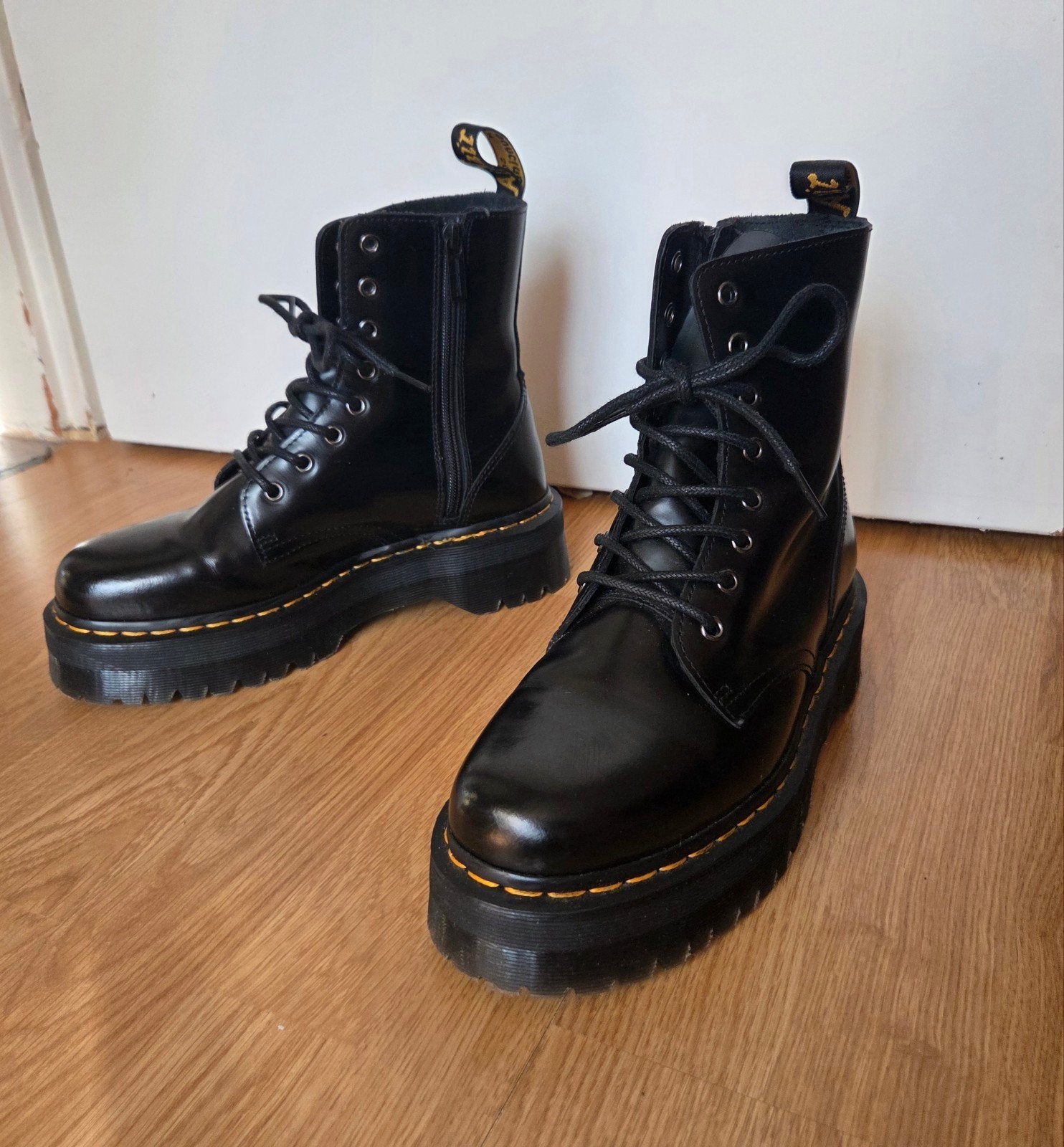 Dr. Martens Jadon platform boots maat 41, Ophalen, Zo goed als nieuw, Zwart