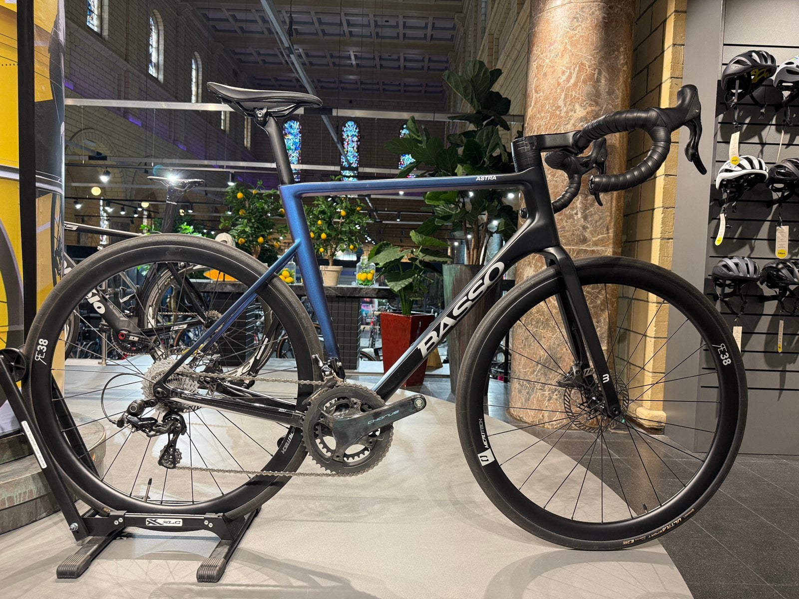 Basso Astra Carbon Campagnolo Chorus 12 Speed Microtech RC38, 28 inch, Carbon, Heren, Zo goed als nieuw