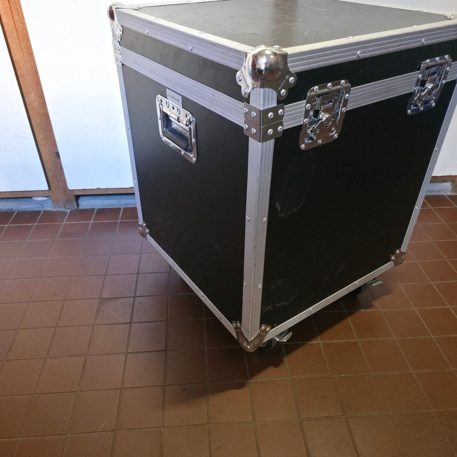 KABELKIST  flightcase   op wielen  2x, Muziek en Instrumenten, Ophalen, Gebruikt, Overige instrumenten, Flightcase