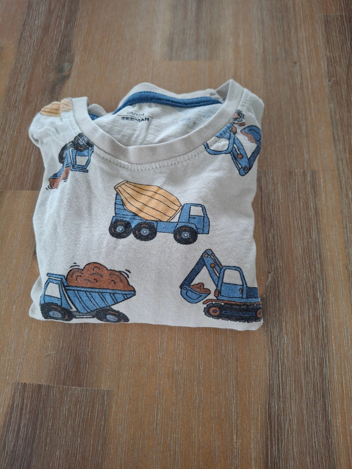 Jongens pyjama met vrachtwagens en landschappen, mt 98-104, Ophalen of Verzenden, Zo goed als nieuw, Jongen, Nacht- of Onderkleding