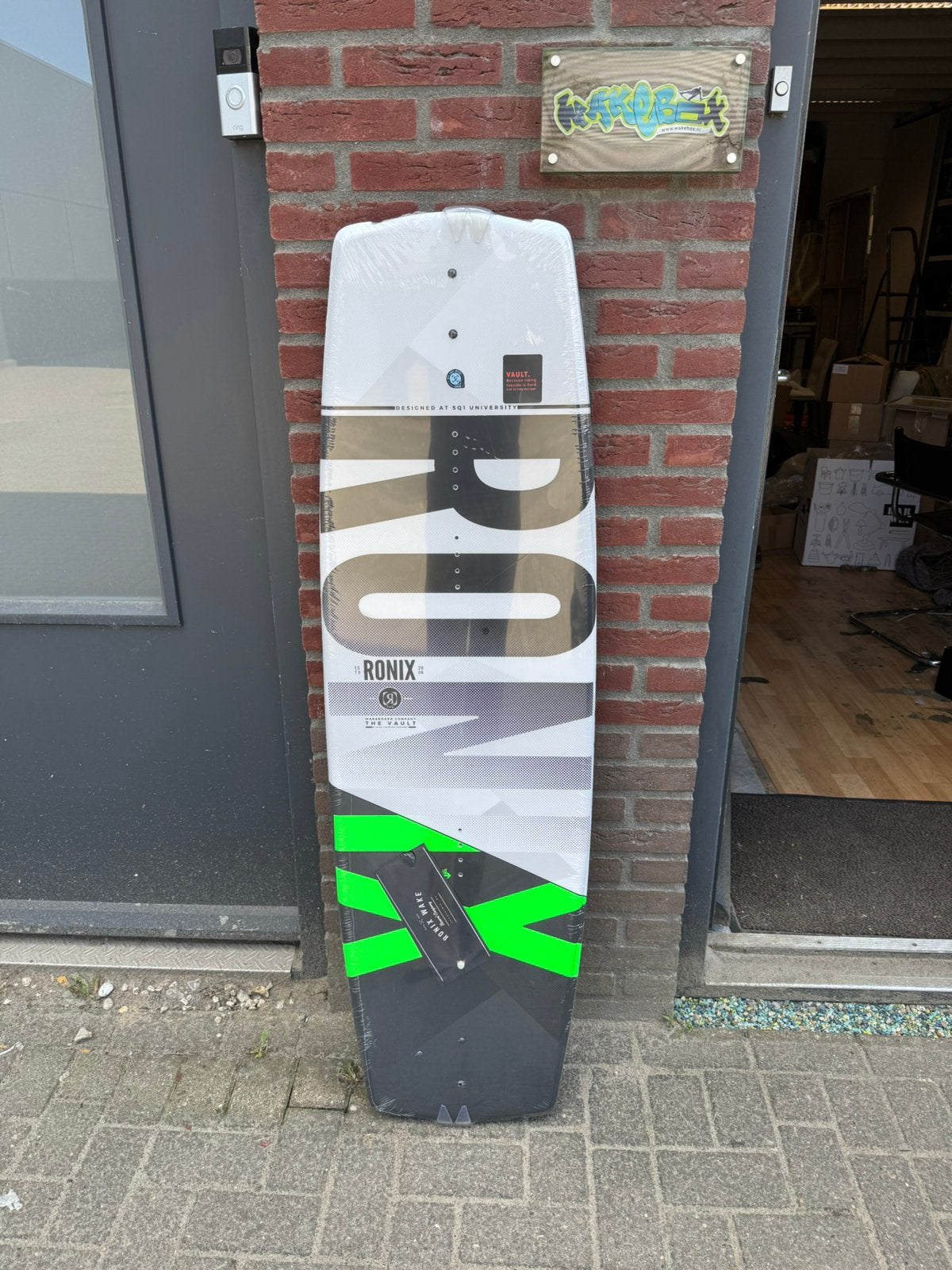 Ronix vault 144 cm nieuw in plastic: laatste in de sale, Watersport en Boten, Ophalen of Verzenden, Nieuw, Board