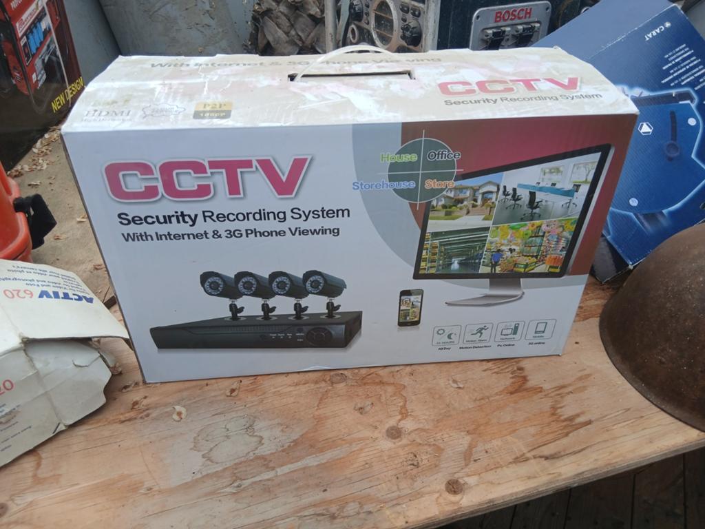 CCTV Beveiligingssysteem met 4 camera's en recorder, Ophalen, Nieuw, Buitencamera